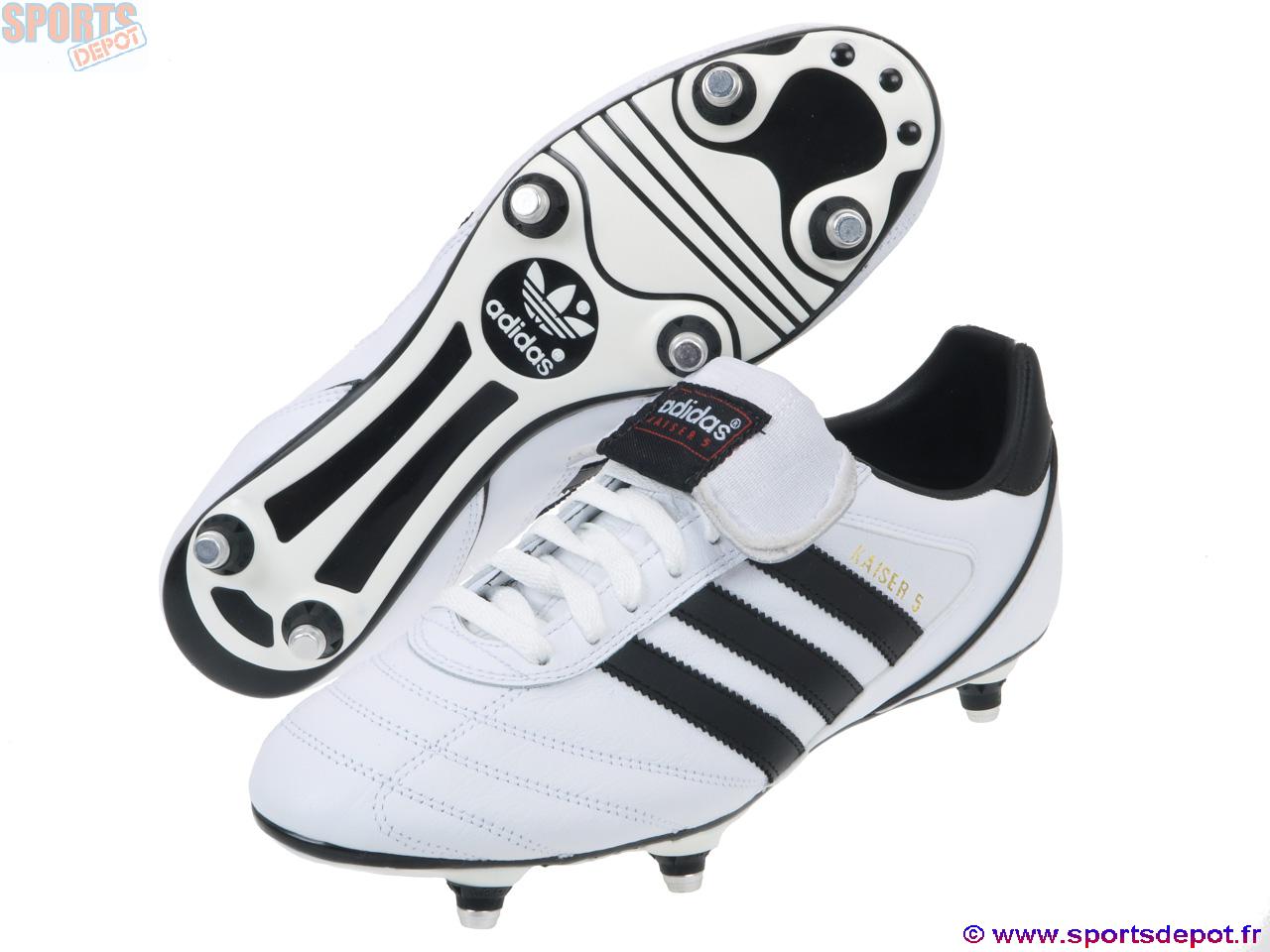 crampon moulé a visser adidas